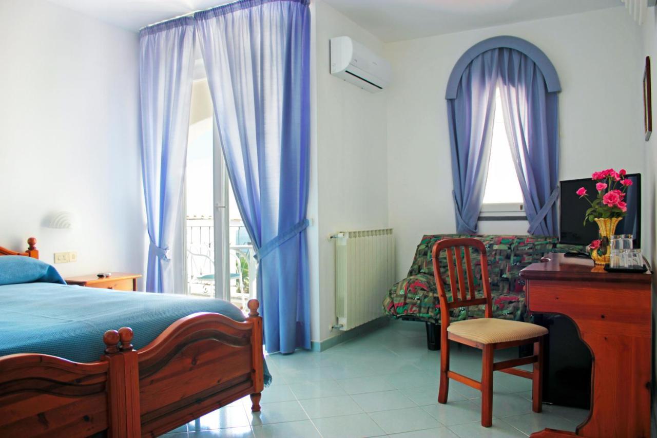 La Pergola Del Torchio Bed & Breakfast อีสเกีย ภายนอก รูปภาพ