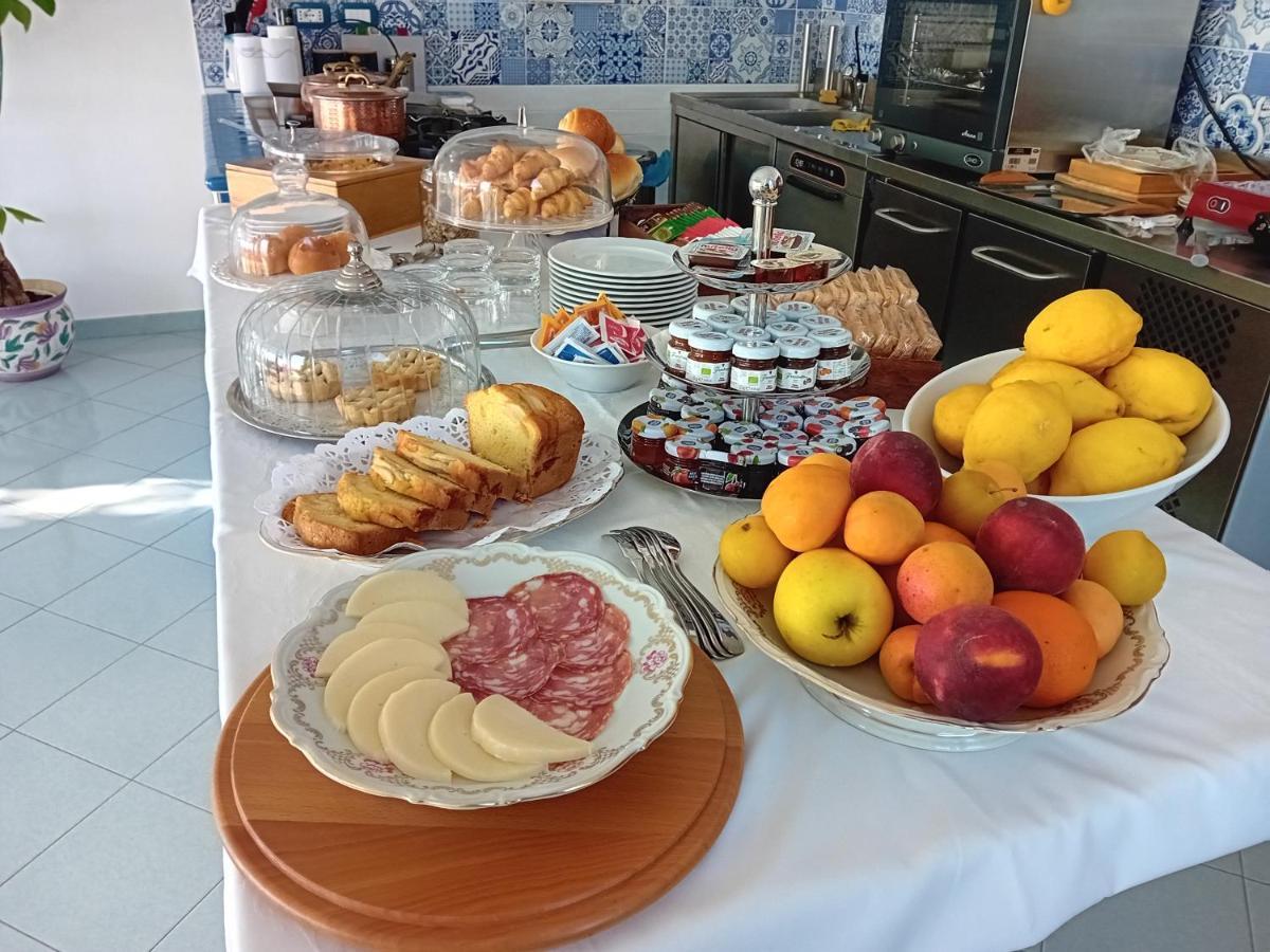 La Pergola Del Torchio Bed & Breakfast อีสเกีย ภายนอก รูปภาพ